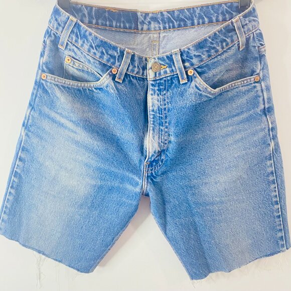 Vintage Levi’s 517 Cutoff Shorts — Western Edge, Urban Cool (W32 x L30) - Picture 6 of 13